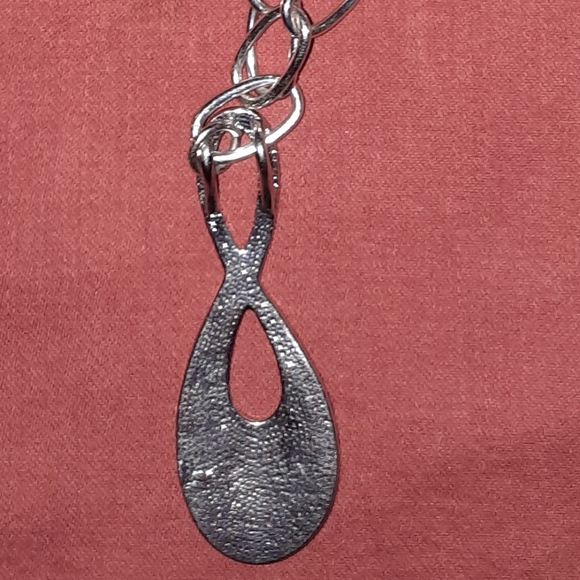 Abalone Silvertone infinity fashion necklace - Picture 2 of 2